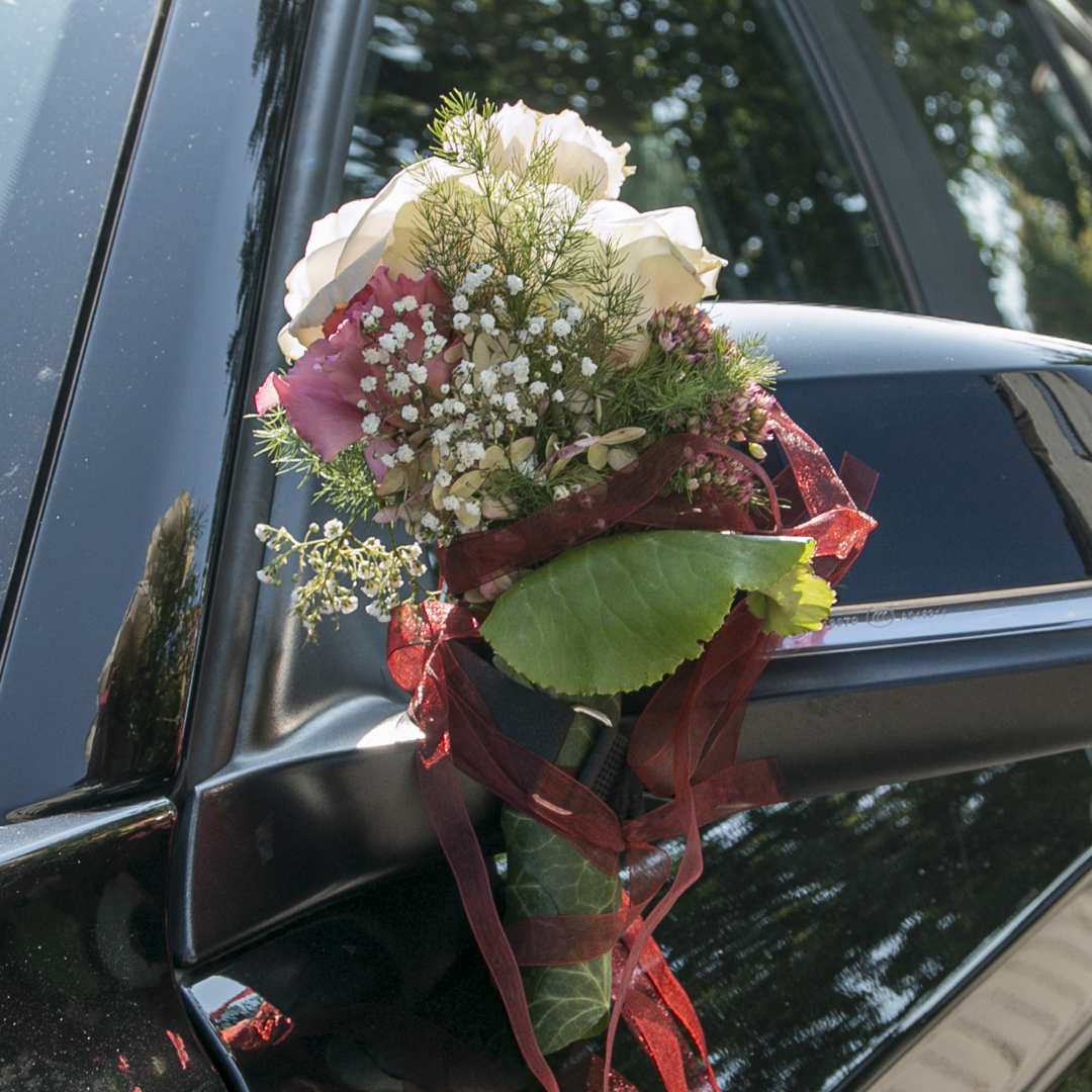 Blumen Hochzeitsauto