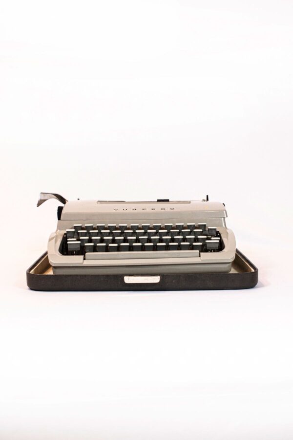 Eine Vintage Schreibmaschine zum dekorieren.