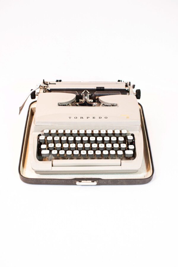 Eine Vintage Schreibmaschine zum dekorieren.