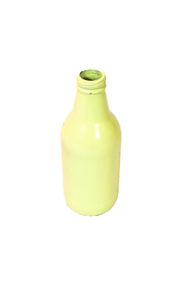 Eine Vase in pastellgrün zum dekorieren für deine Gartenparty.