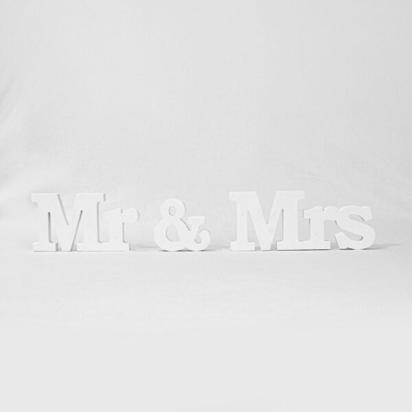 Ein Mr & Mrs zum dekorieren.