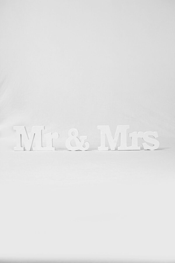 Ein Mr & Mrs zum dekorieren.