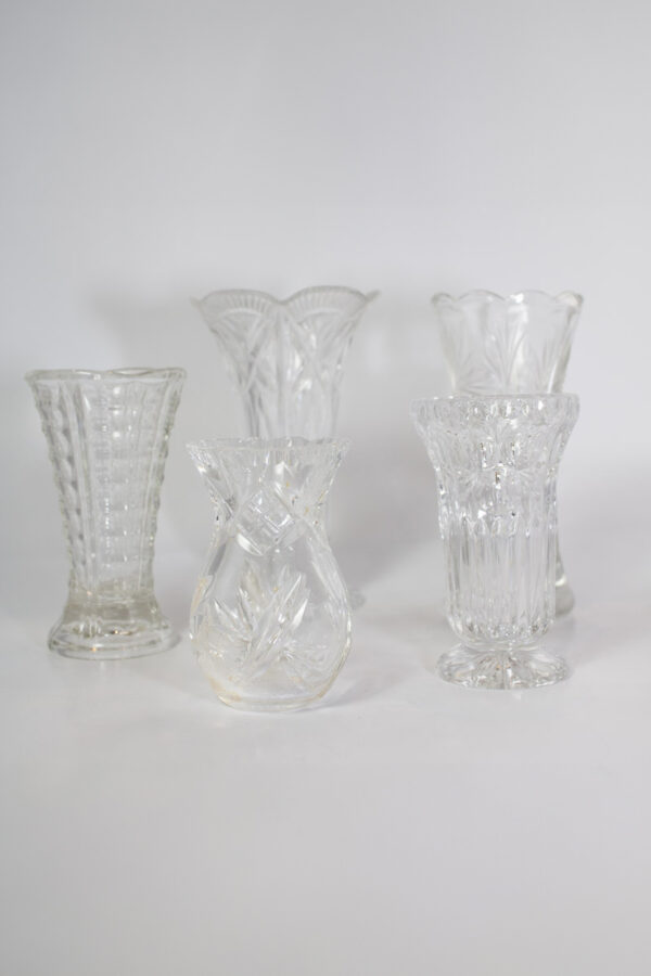 Verschiedene Kristallglas Vasen zum dekorieren.